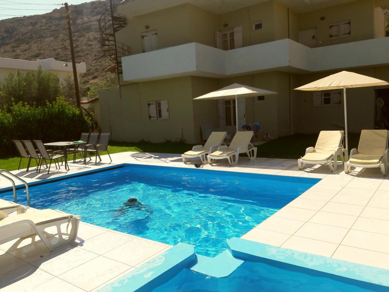 "Villa Kanavos" Apts 马塔拉 外观 照片